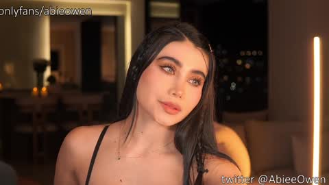 Snapshot of abie_owen chatting on November 22, 11:37 pm abie_owen online show from November 22, 11:37 pm