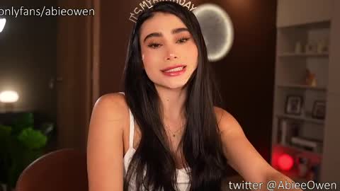 abie_owen online show from April 6, 11:38 pm