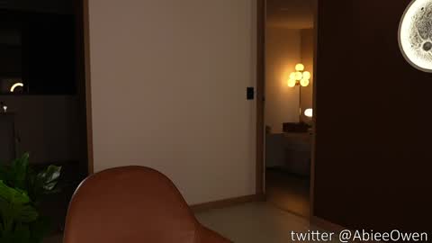abie_owen online show from May 16, 1:13 am