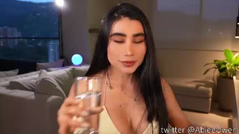 Snapshot of abie_owen chatting on July 3, 11:22 pm abie_owen online show from July 3, 11:22 pm