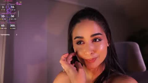 Snapshot of abigail_adamss_ chatting on July 20, 5:48 pm Abigail online show from July 20, 5:48 pm