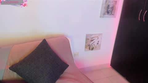 Snapshot of abigail_luna_ chatting on December 25, 5:37 am abi online show from December 25, 5:37 am