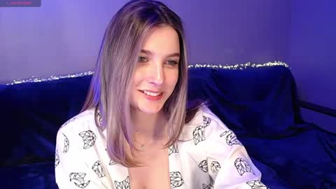 Abigail online show from April 8, 5:35 pm