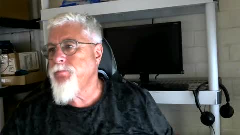 abigspermdonor online show from October 28, 6:32 pm