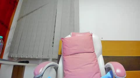 Snapshot of abiigail_fox chatting on February 25, 6:14 am Abigail online show from February 25, 6:14 am