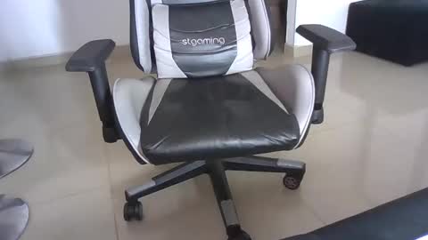 abraca402512 online show from February 1, 5:44 pm