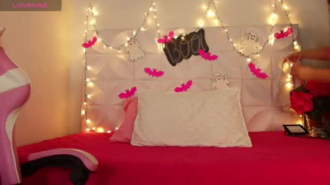 Abril  online show from October 7, 10:01 am