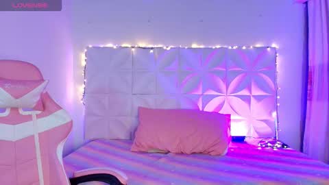 Abril  online show from November 7, 12:38 pm