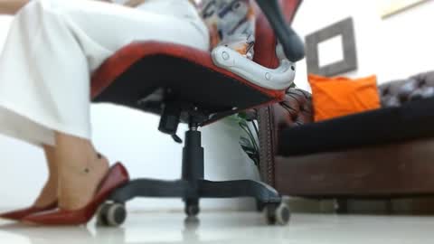 Abril Beltran online show from October 7, 8:39 pm