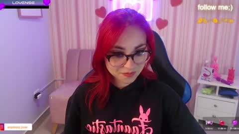 Snapshot of abril_ch_ chatting on March 7, 10:56 am abril_ch_ online show from March 7, 10:56 am