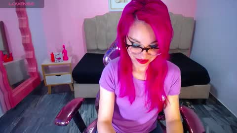 Snapshot of abril_ch_ chatting on September 16, 10:38 am abril_ch_ online show from September 16, 10:38 am