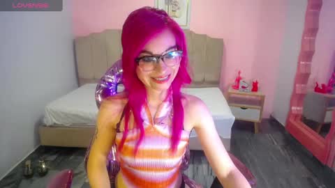 Snapshot of abril_ch_ chatting on September 19, 10:38 am abril_ch_ online show from September 19, 10:38 am