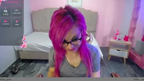 Snapshot of abril_ch_ chatting on October 9, 10:46 am abril_ch_ online show from October 9, 10:46 am