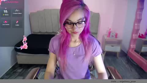 Snapshot of abril_ch_ chatting on October 16, 10:49 am abril_ch_ online show from October 16, 10:49 am