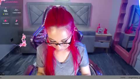 Snapshot of abril_ch_ chatting on December 3, 10:57 am abril_ch_ online show from December 3, 10:57 am