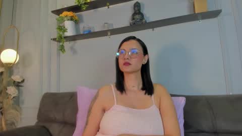 Abril jones online show from October 31, 8:37 am