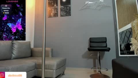 Abril  online show from January 19, 2:15 am