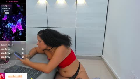 Abril  online show from January 25, 10:29 am