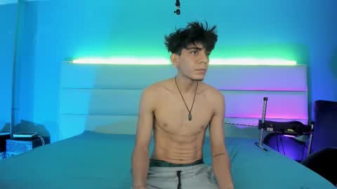 Abril and Julian online show from February 26, 12:04 pm