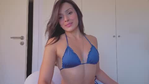 Snapshot of abrilhelena8 chatting on June 26, 9:46 am Helena online show from June 26, 9:46 am