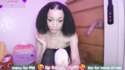 Snapshot of abruisedpeach chatting on February 11, 5:01 am Peach online show from February 11, 5:01 am