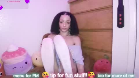 Snapshot of abruisedpeach chatting on February 18, 4:08 am Peach online show from February 18, 4:08 am