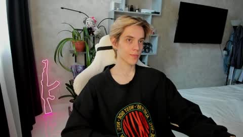 Nick online show from April 3, 9:40 am