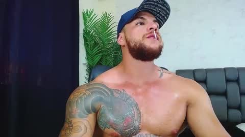 Snapshot of ace_owens chatting on February 1, 9:40 pm ace_owens online show from February 1, 9:40 pm