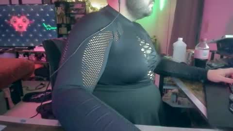 Snapshot of acedhappyman chatting on February 14, 3:47 am acedhappyman online show from February 14, 3:47 am