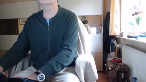 Snapshot of ach471 chatting on October 24, 10:44 am ach471 online show from October 24, 10:44 am