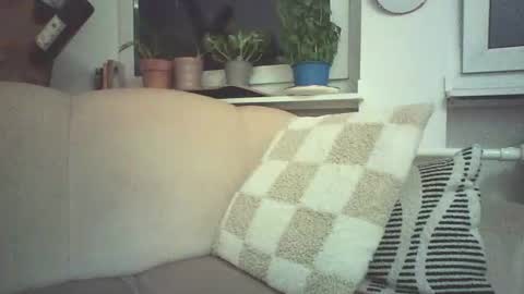 Snapshot of achix2704 chatting on June 18, 9:19 pm achix2704 online show from June 18, 9:19 pm