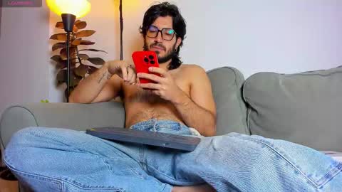 Snapshot of ackerman_eren_ chatting on November 19, 11:21 am R. online show from November 19, 11:21 am