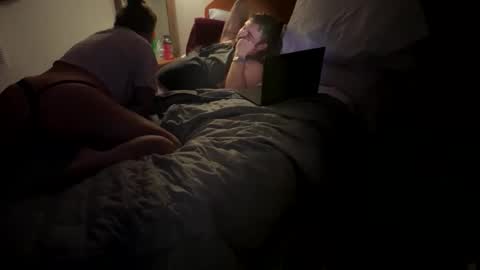 acouplesinners online show from March 19, 6:50 am