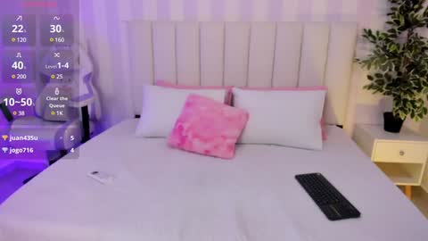 Snapshot of ada_monroe10 chatting on December 17, 1:16 pm online show from December 17, 1:16 pm