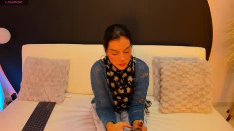 Snapshot of ada_monroe10 chatting on February 6, 1:58 pm online show from February 6, 1:58 pm