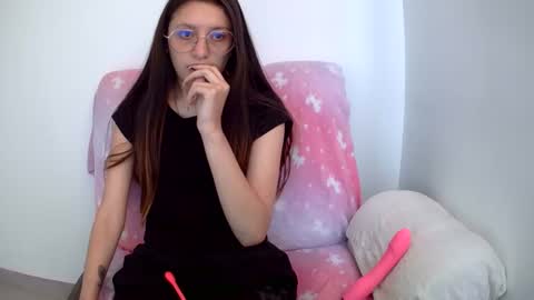 Snapshot of ada_naugthy1 chatting on February 25, 3:21 pm Ada naugthy28 online show from February 25, 3:21 pm