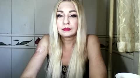 Snapshot of adajuliettesx chatting on July 19, 1:37 pm AdaJuliettesx online show from July 19, 1:37 pm