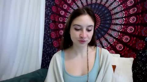 Adalyn online show from December 4, 7:17 am