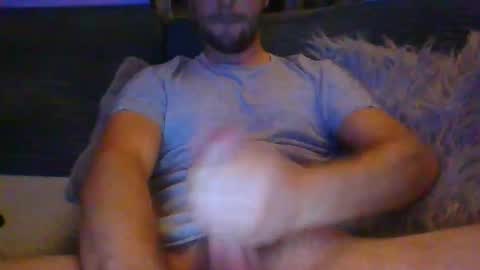Snapshot of adam0910 chatting on October 19, 10:43 pm adam0910 online show from October 19, 10:43 pm