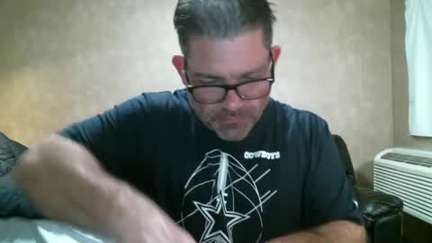 adam91720 online show from December 2, 1:03 am