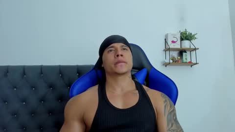 adam boss online show from November 25, 9:42 am