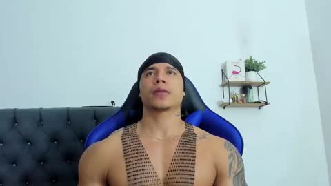 adam boss online show from December 20, 8:21 am