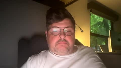 adam_d215 online show from July 27, 10:44 am