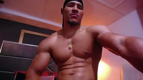 adam_fit19cm online show from April 18, 7:07 pm