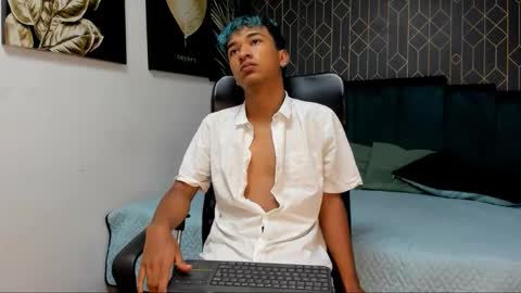 adam_ford1 online show from December 3, 11:08 am