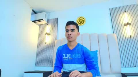 Snapshot of adam_hill7 chatting on May 19, 9:21 pm Adam online show from May 19, 9:21 pm