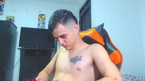 adam hot11 online show from April 3, 12:30 am