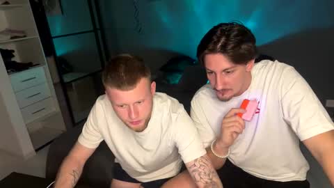 Snapshot of adam_ice chatting on February 17, 6:47 pm Arthur and Adam online show from February 17, 6:47 pm