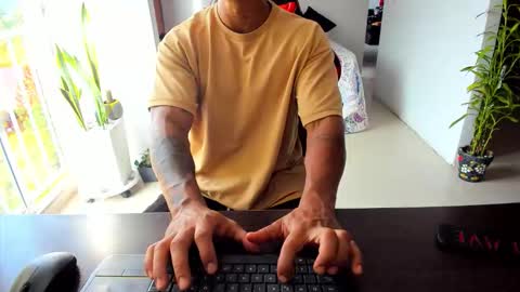 Adam Valencia online show from November 9, 8:07 pm