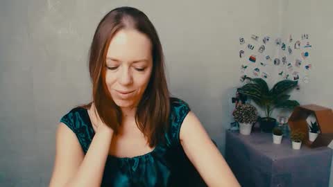 adamais_ online show from November 14, 5:39 am